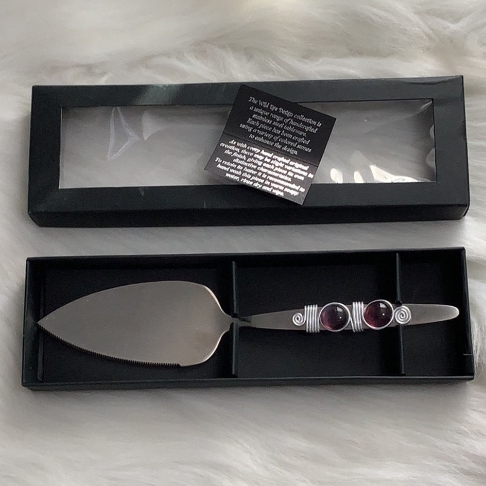 Wild Eye Designs~ Cake Server